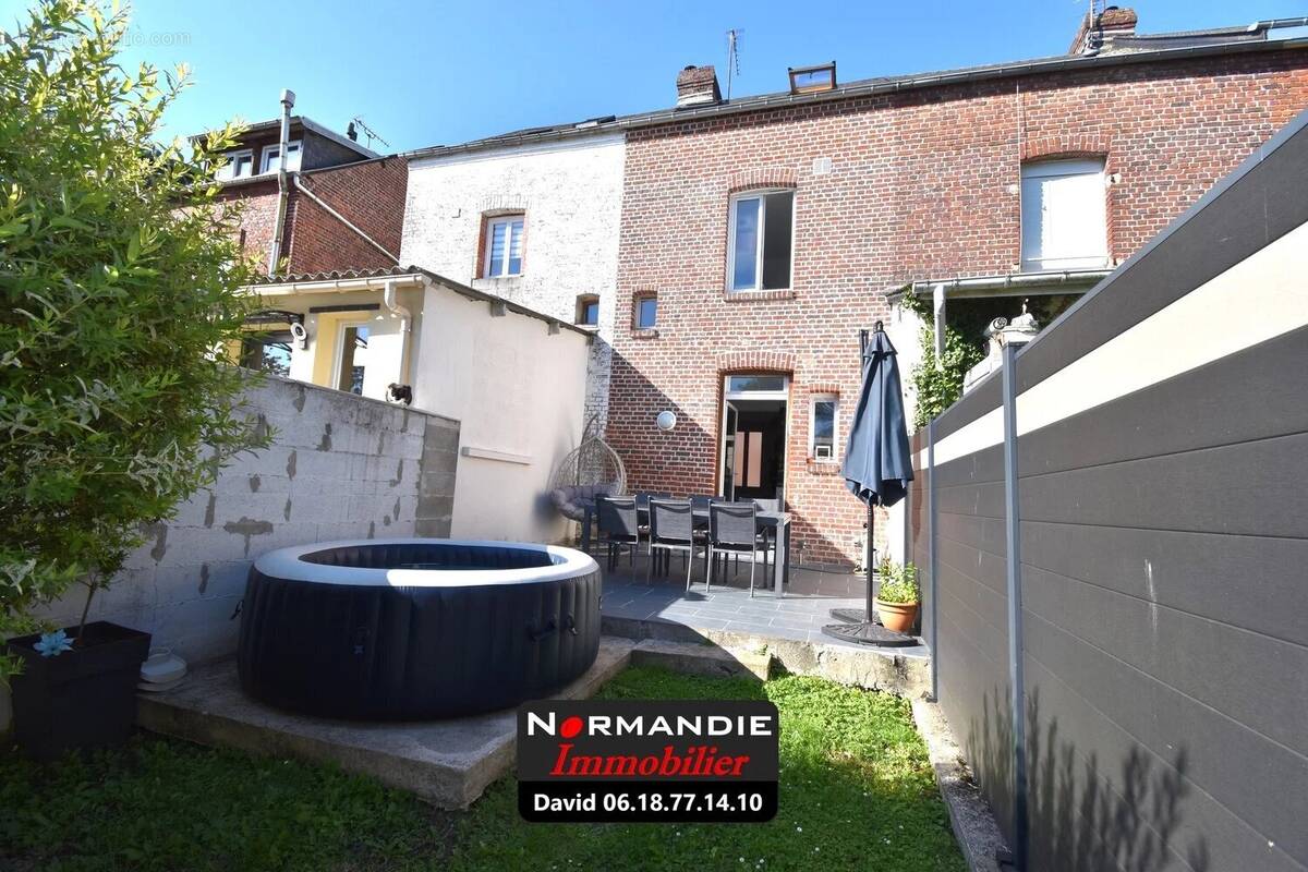 Maison à MALAUNAY
