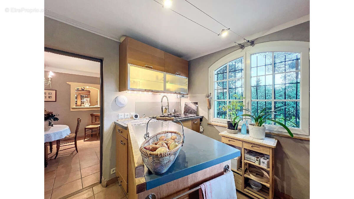 Maison à CHATEAUNEUF-LE-ROUGE