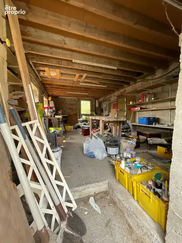 Maison et dépendances au fond d'une impasse. - photo 16