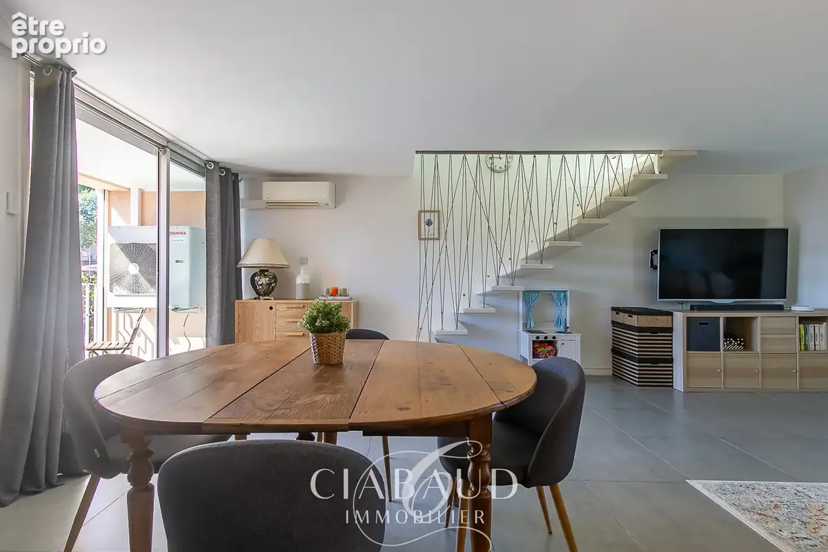 Dernier étage T3 100m2 avec terrasse parking privatif et cave - photo 5