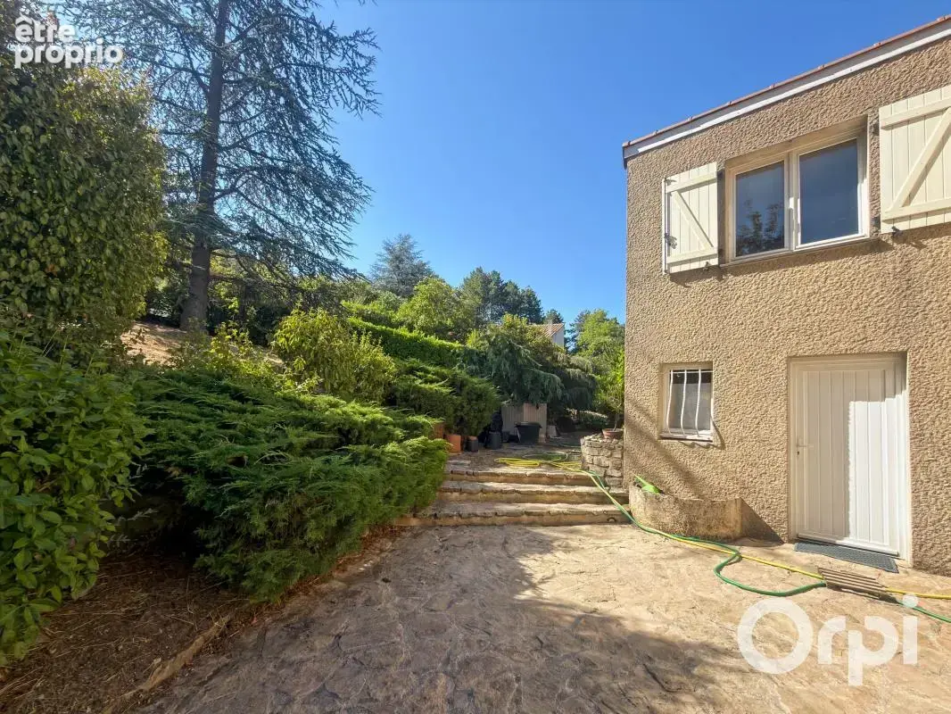 Saint-Péray — Maison familiale de 142 m² avec grand terrain - photo 3