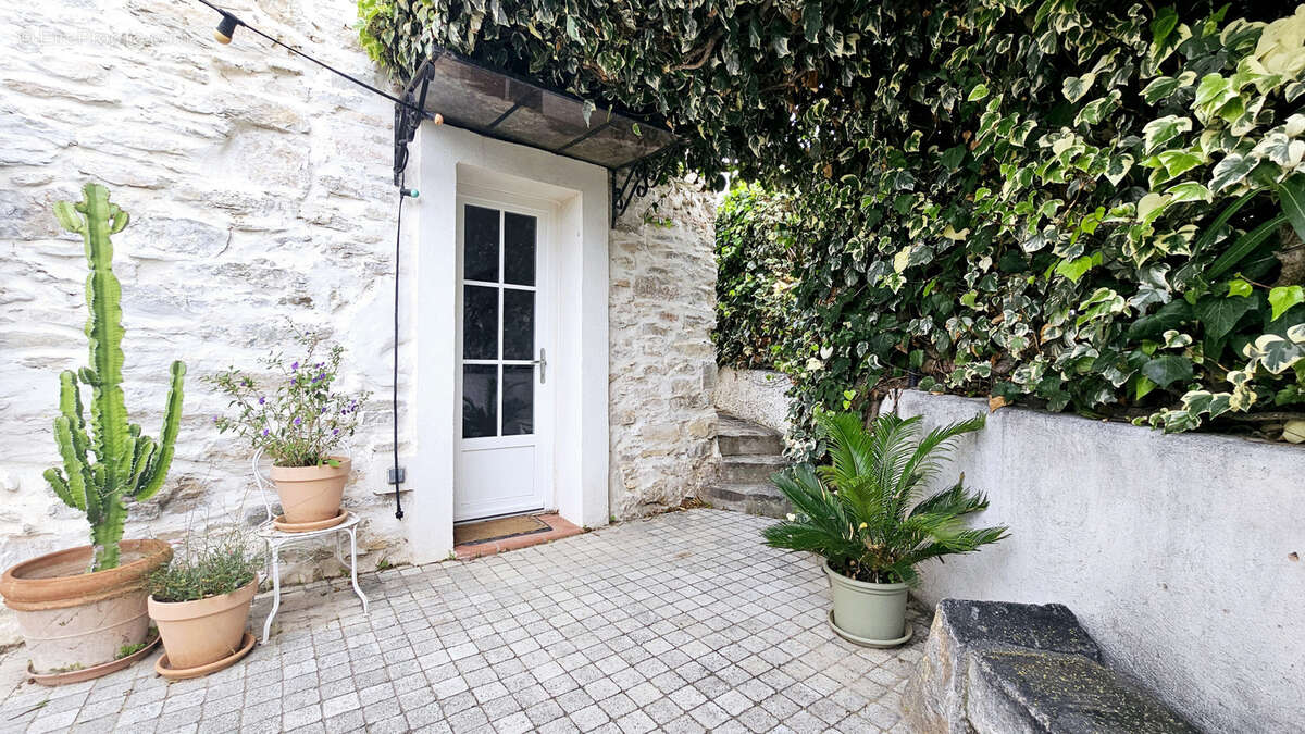 Appartement à SAINT-CYR-SUR-MER