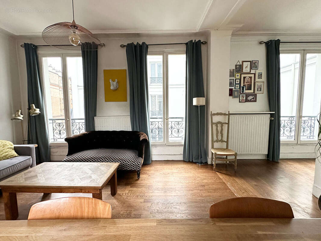 Appartement à PARIS-18E