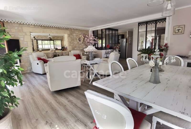 Maison à vendre Villa T6 de Plain-pied avec Piscine et grand terrain à 10mn d'Uzès - photo 3