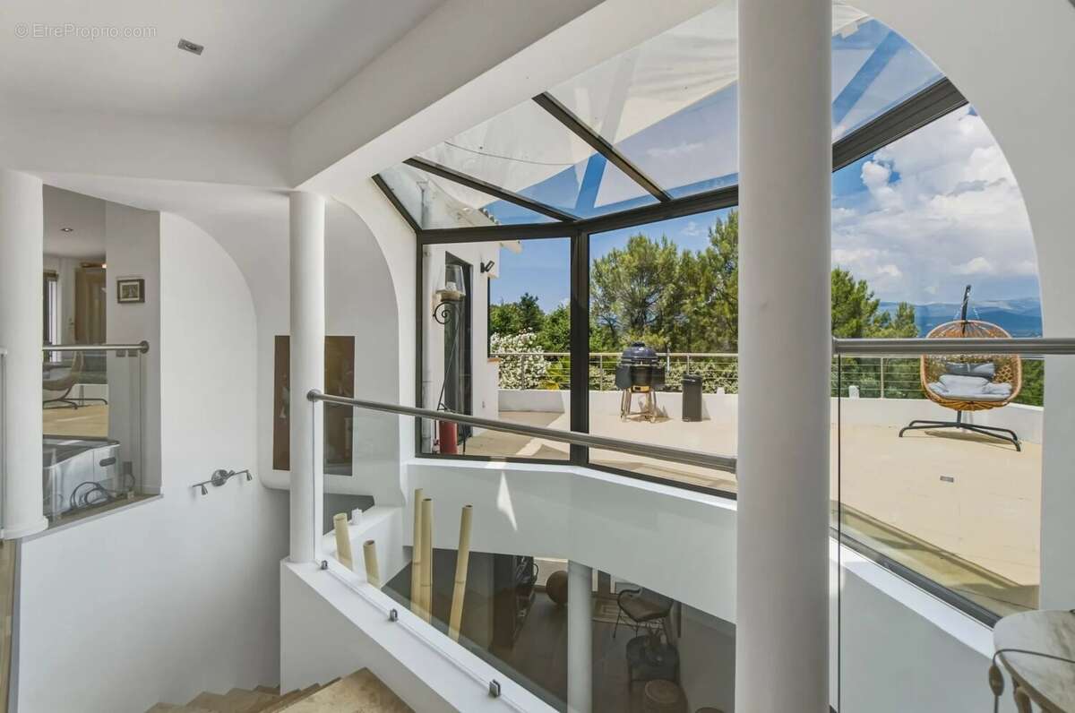 Villa d’exception à Tourrettes avec vue spectaculaire - photo 27