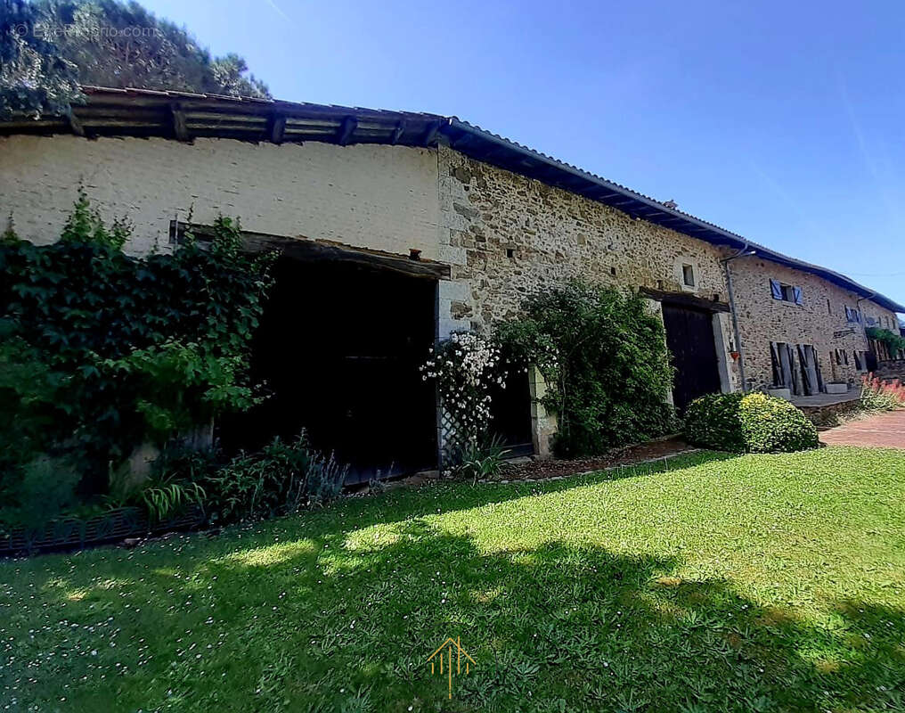 Maison à MASSIGNAC