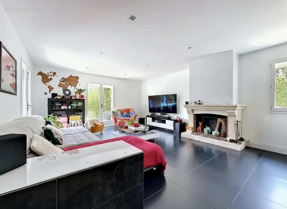 Maison 6 chambres, jardin et piscine - photo 2