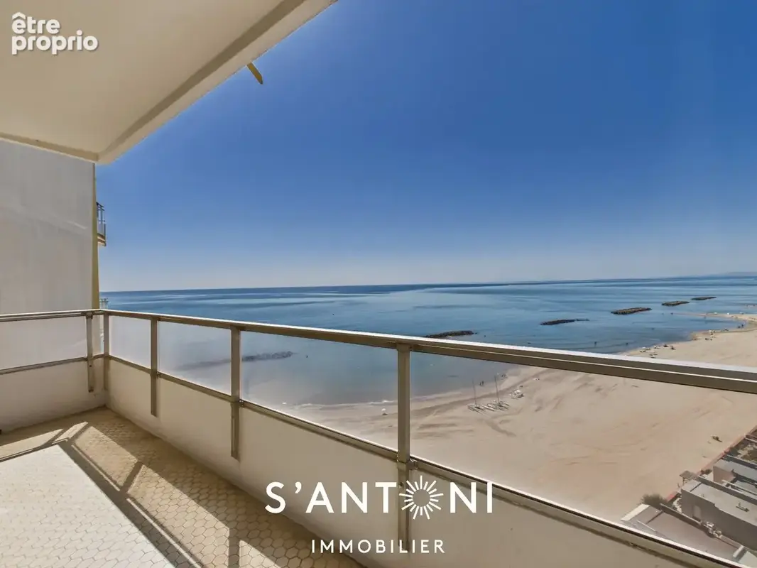 Vue mer panoramique à 180°  Rare T4 au 13ème étage avec parking privé - photo 2