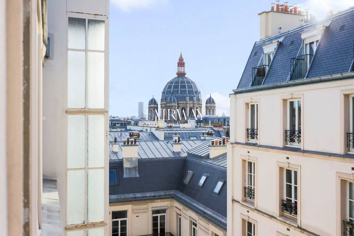 Appartement à PARIS-8E