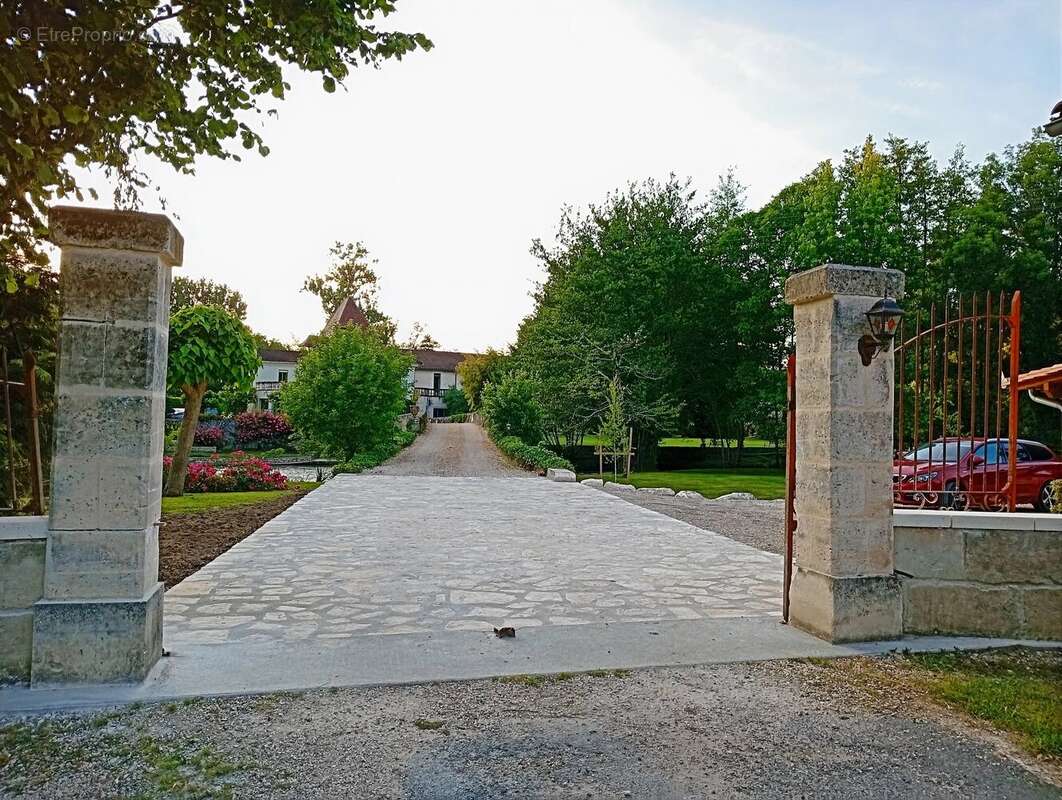 Maison à SAINT-AULAYE