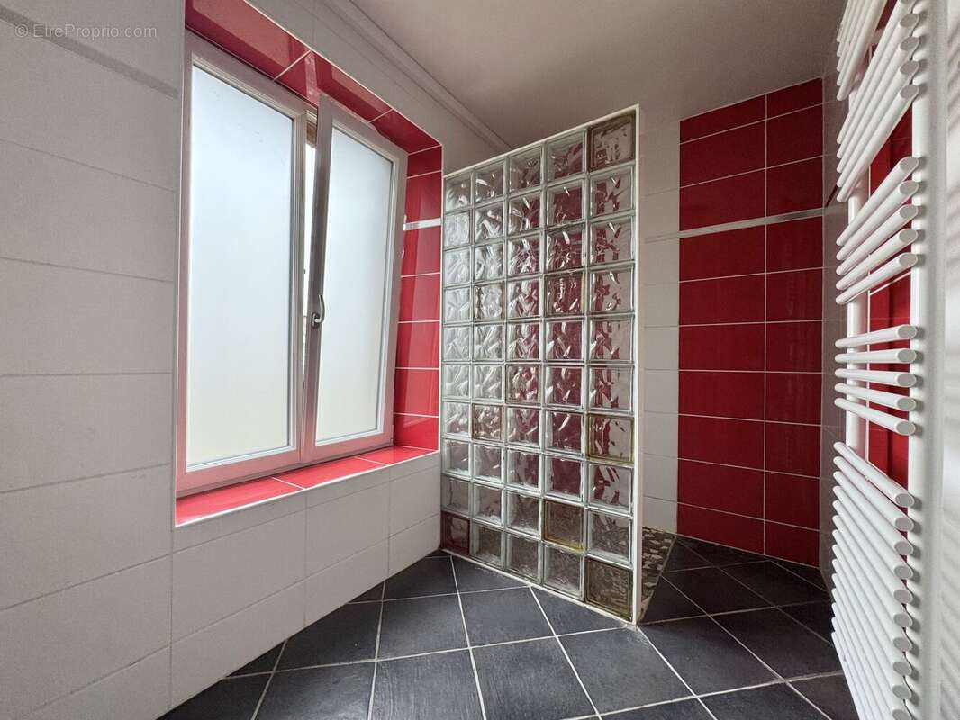 Maison à THIERS-SUR-THEVE