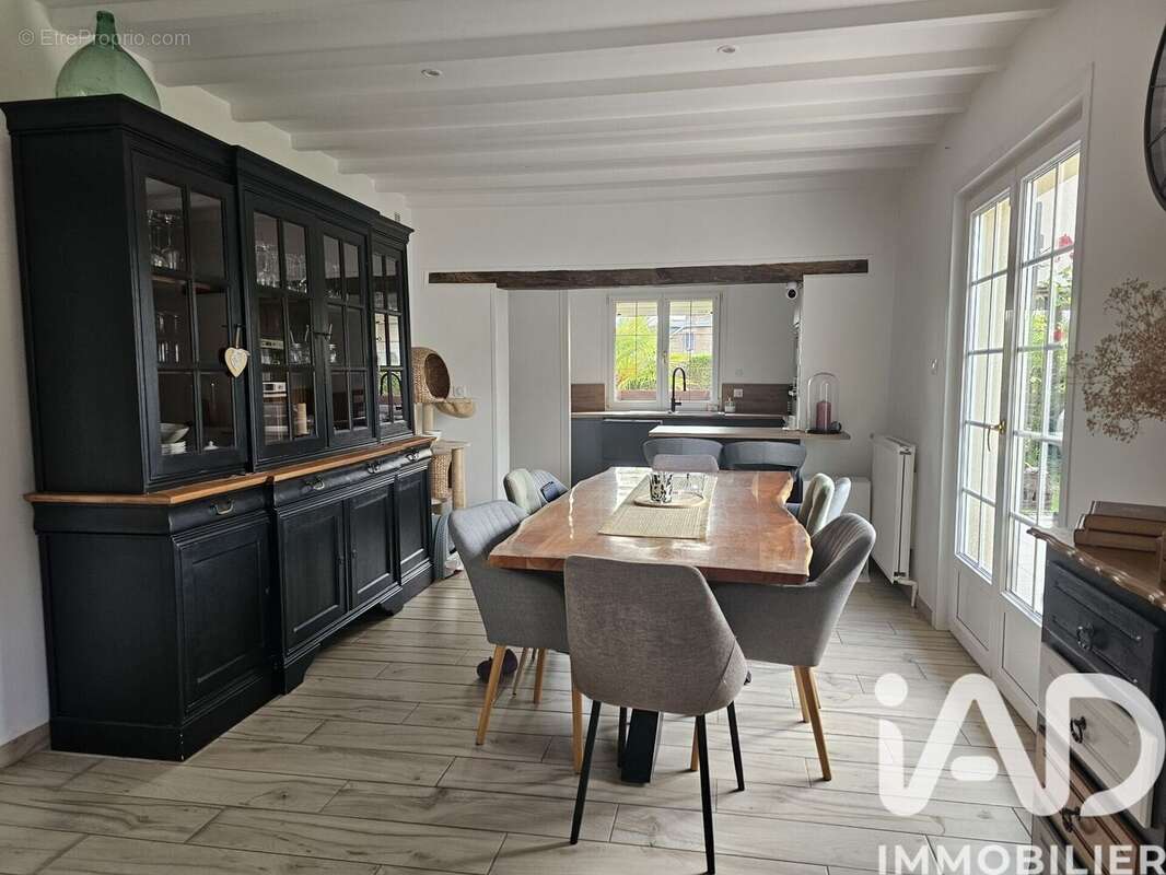 Maison 133 m² à Frieres-Faillouel  - photo 4