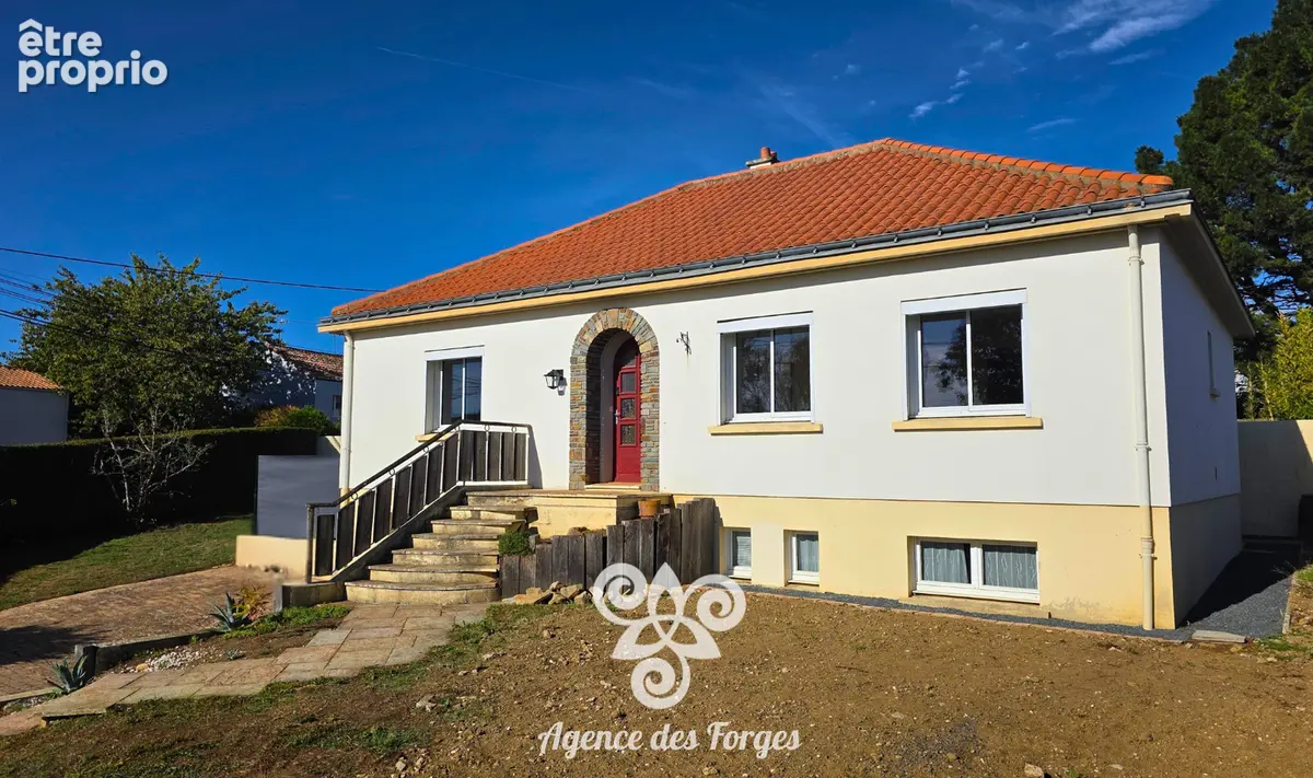 Maison individuelle 137m² / 3-5 chambres / 542m² de terrain / Vallet bourg - photo 1