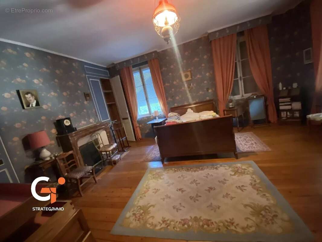 Maison à SAINT-ETIENNE-DU-ROUVRAY