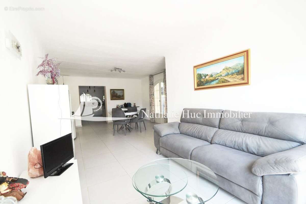 Maison à SAINT-LAURENT-DE-LA-SALANQUE