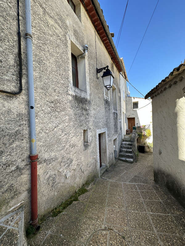 Maison à CASTAGNIERS