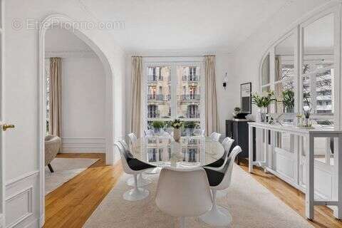 Appartement à PARIS-6E