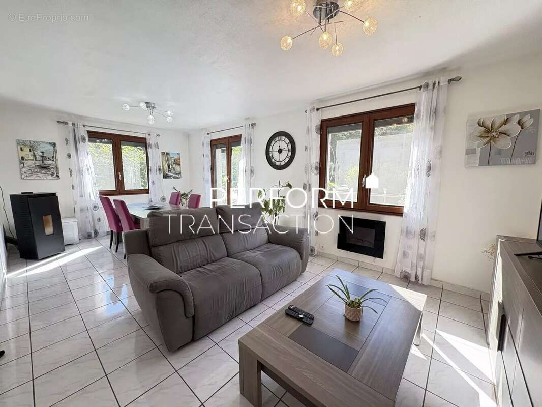 Maison à ECHIROLLES