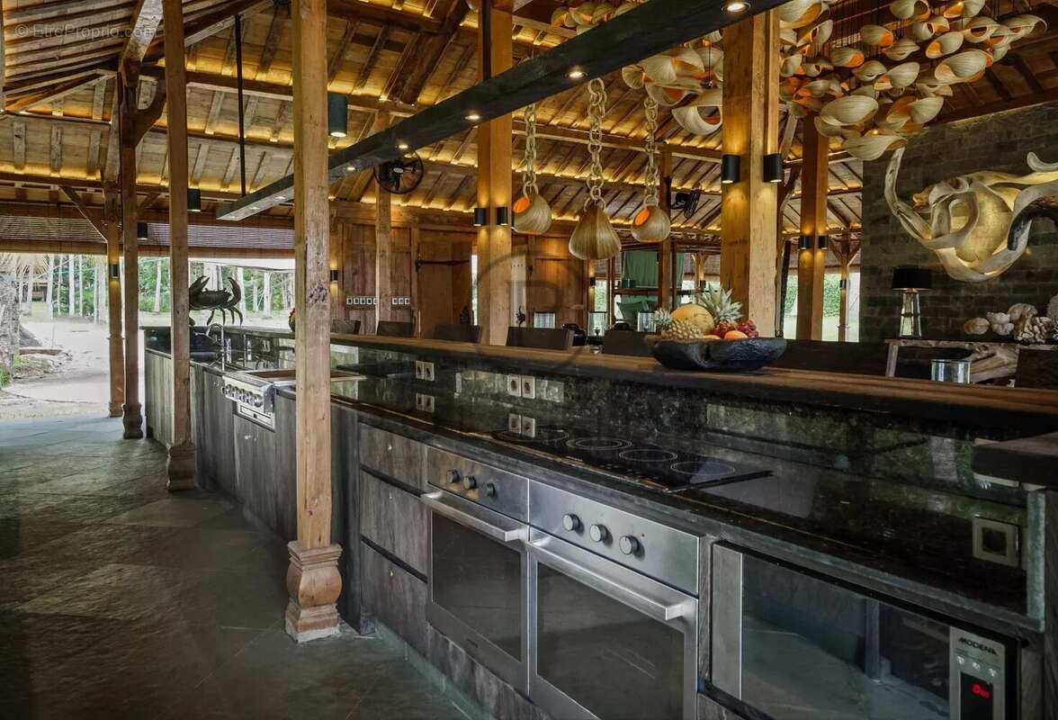 Chef-d'œuvre rare en bord de mer - Domaine patrimonial en pleine propriété sur la côte ouest intacte de Bali - photo 4
