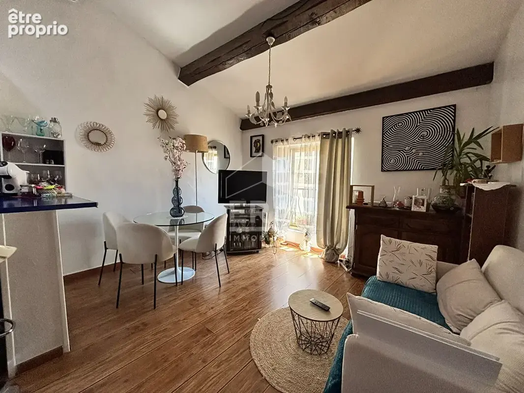 FREJUS  A vendre Charmant Studio en Dernier Étage au Coeur du Centre Ville - photo 2