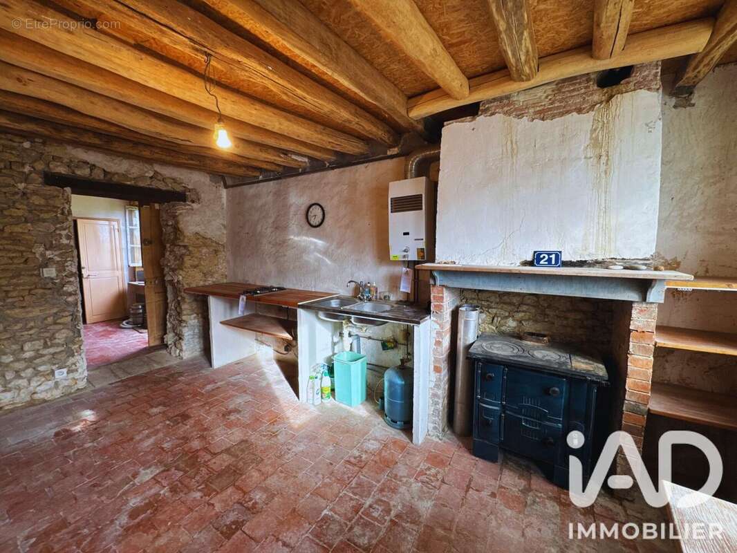 Maison 113 m² à Alligny-Cosne  - photo 4