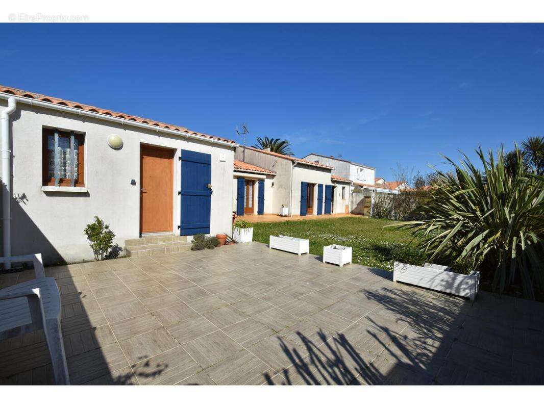 Maison à LA BREE-LES-BAINS