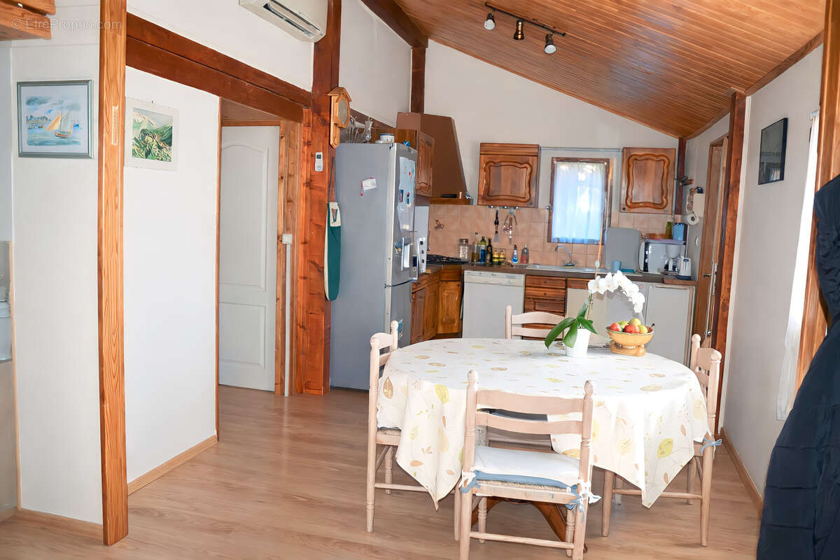 Maison à LE CASTELLET