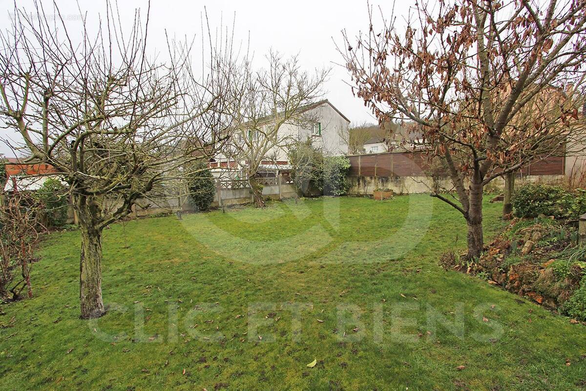 Maison à FONTENAY-LE-FLEURY