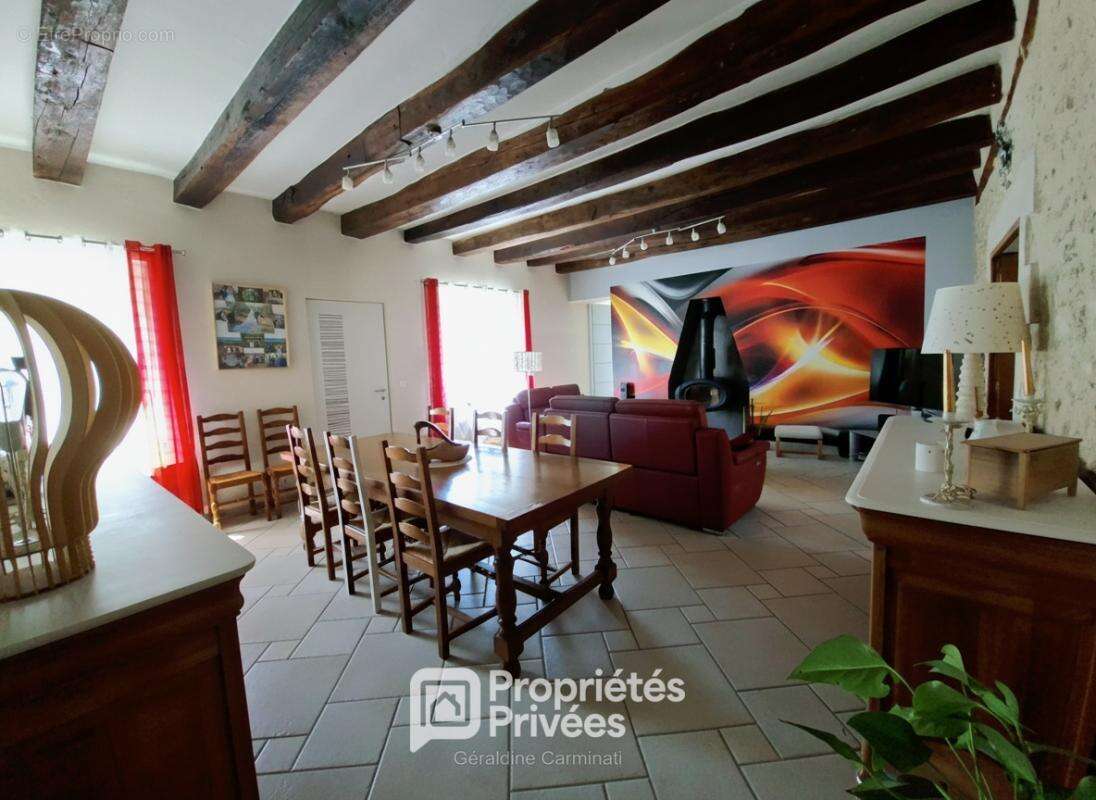 A VENDRE EN EXCLUSIVITÉ 37230 Fondettes, Maison de ville / Appartement 135m², 4/5 chambres, Cour fermée sécurisée, Stationnement - photo 2