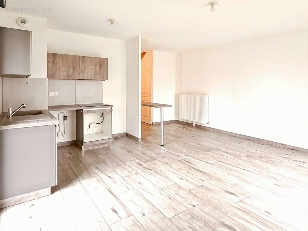 Appartement à SAINT-JEAN-DE-BRAYE