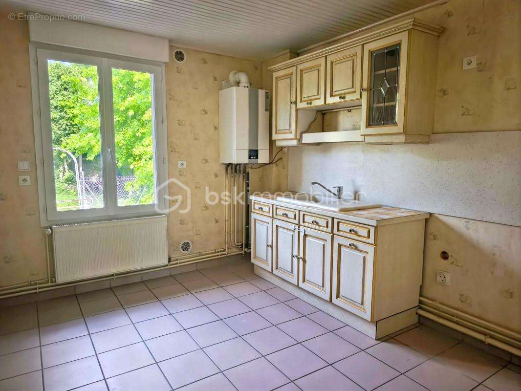 Appartement à NOIRETABLE