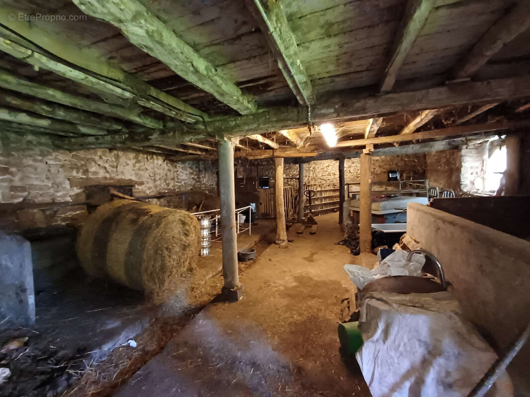 Autre à CAMPS-SAINT-MATHURIN-LEOBAZEL