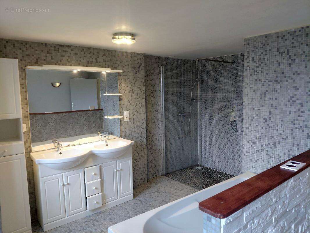 Maison à SAUXILLANGES