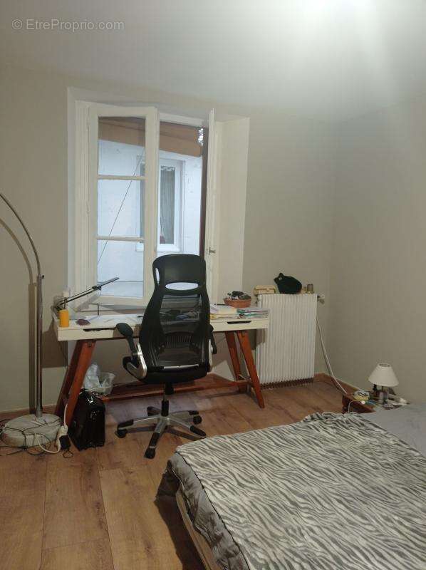 Appartement à BAGNOLS-SUR-CEZE