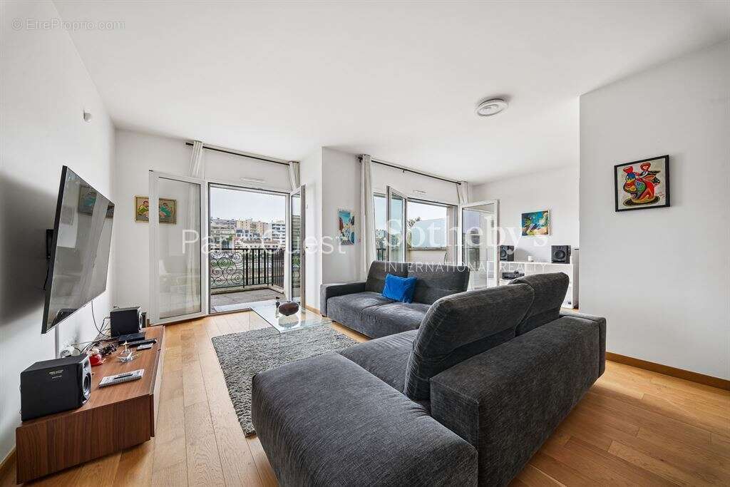 Appartement à NEUILLY-SUR-SEINE