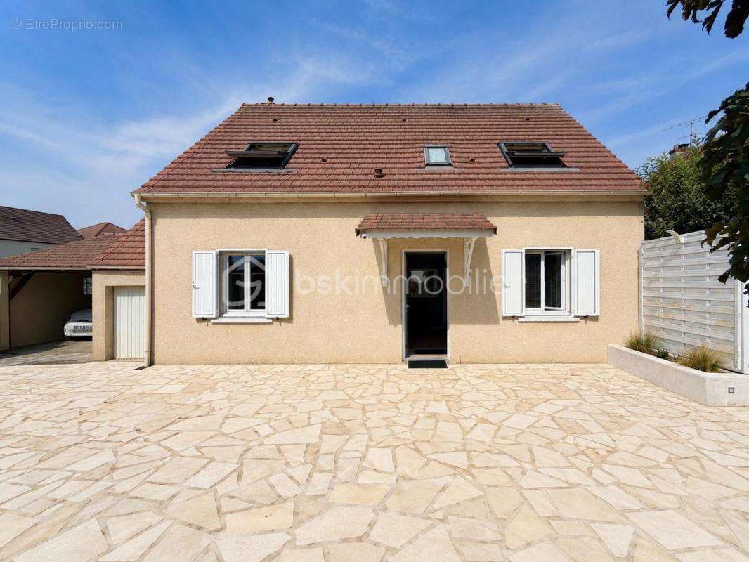 CHARNY – Maison familiale 5 pièces de 103 m²  Suite parentale  Jardin 567 m²  Garage  DPE performant - photo 18