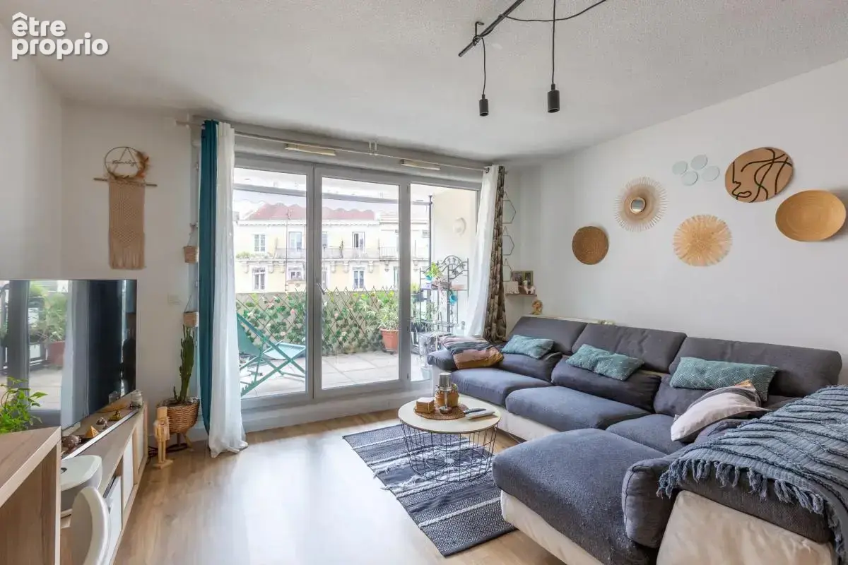 Appartement de 4 pièces de 86 m² avec garage à Villeurbanne - photo 5