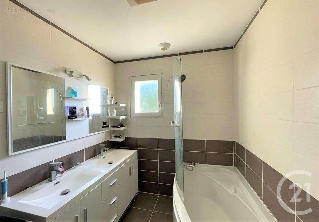 Maison à SAINT-ANDRE-DE-CUBZAC