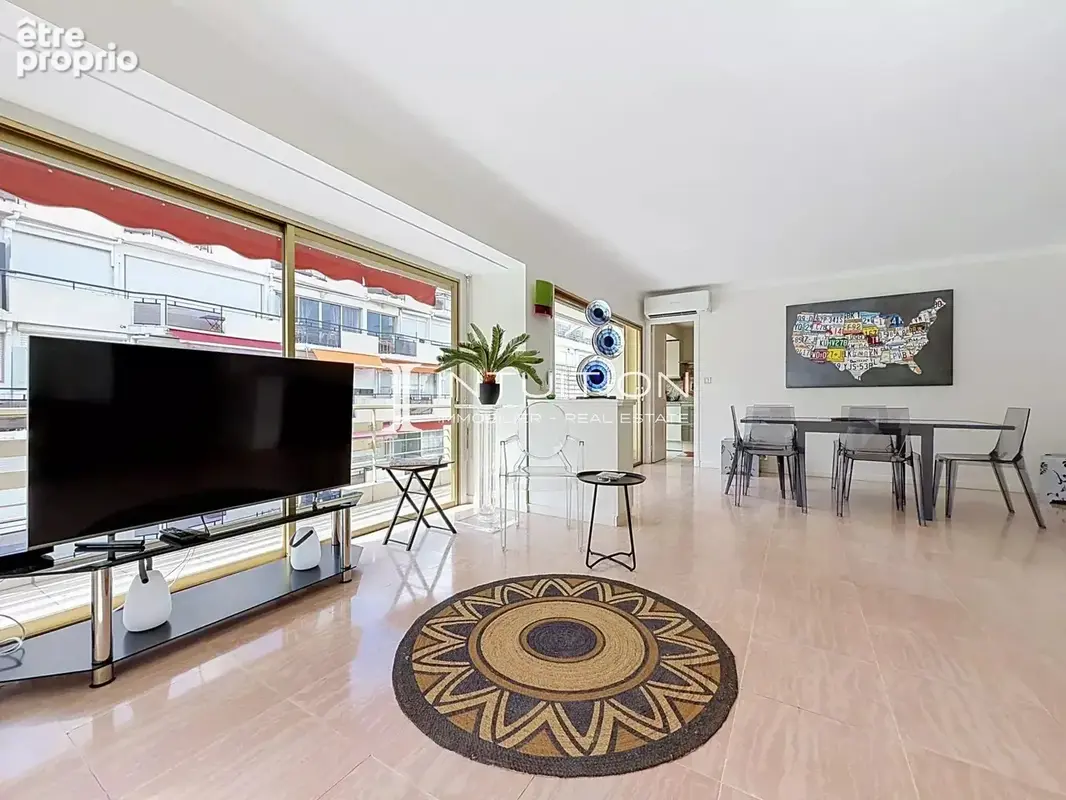 Cannes - Croisette : Appartement d’angle 3 pièces de 100 m², étage élevé, vaste terrasse - photo 4