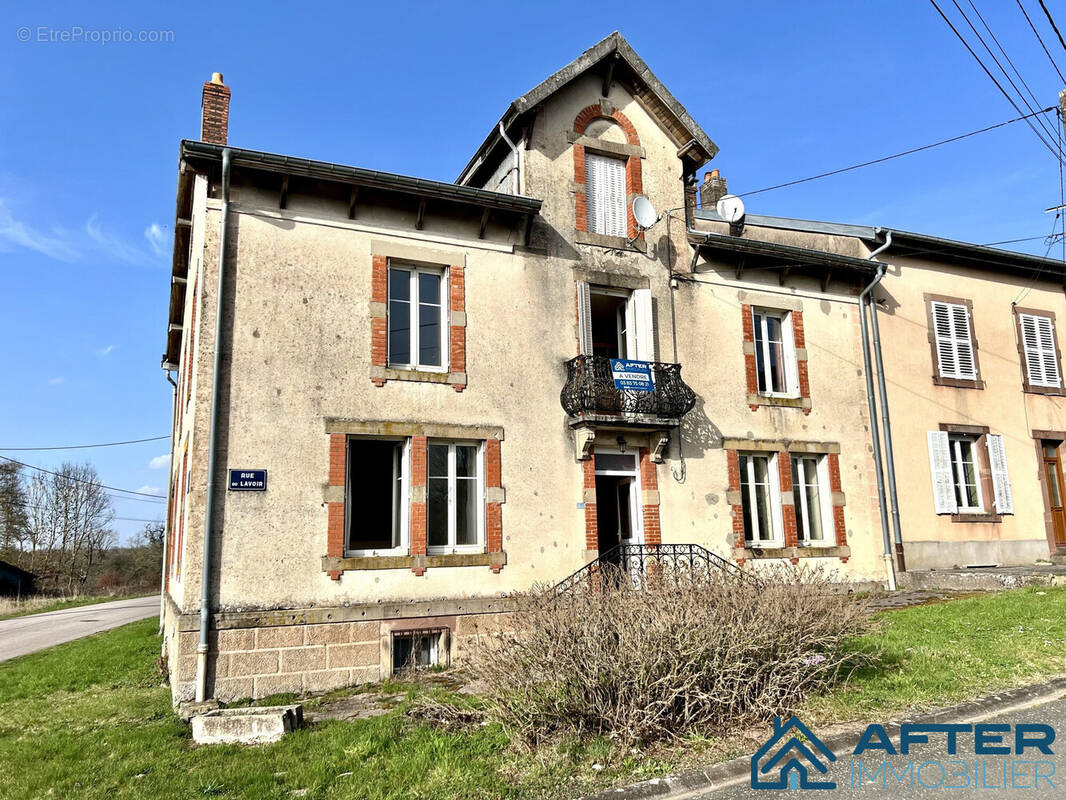 Maison à PARUX