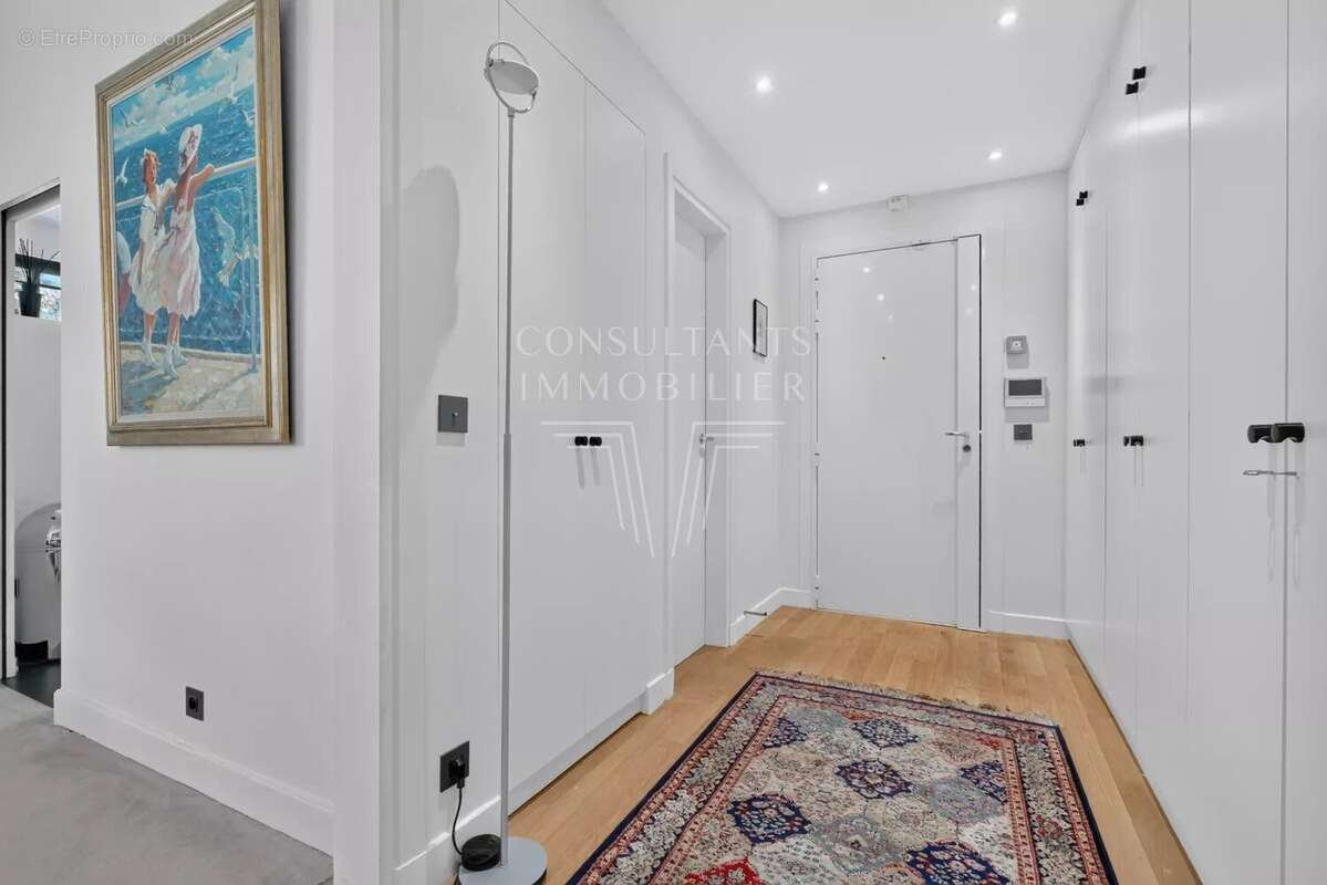 Appartement à NEUILLY-SUR-SEINE
