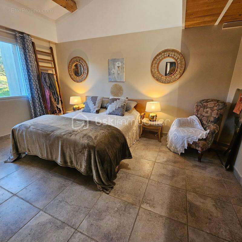 Maison à LA GARDE-FREINET