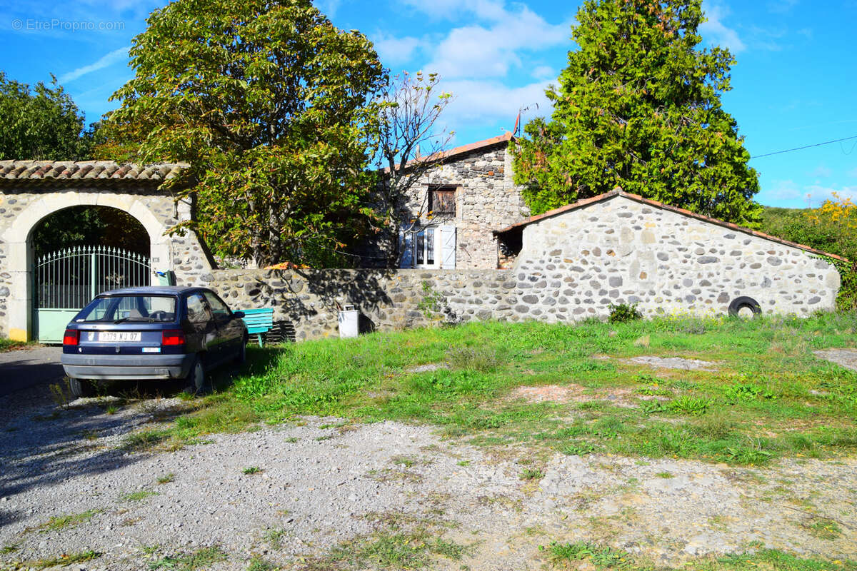 Maison à LAVILLEDIEU