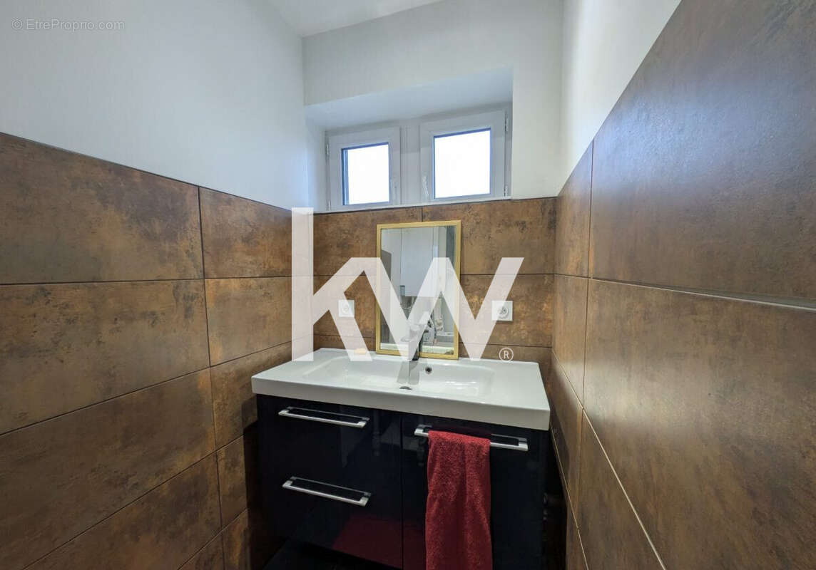 Appartement à ROCHE-LA-MOLIERE