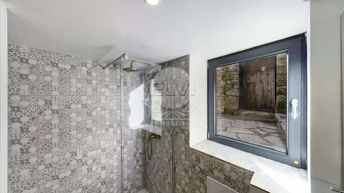 Maison à PLAN-DE-LA-TOUR