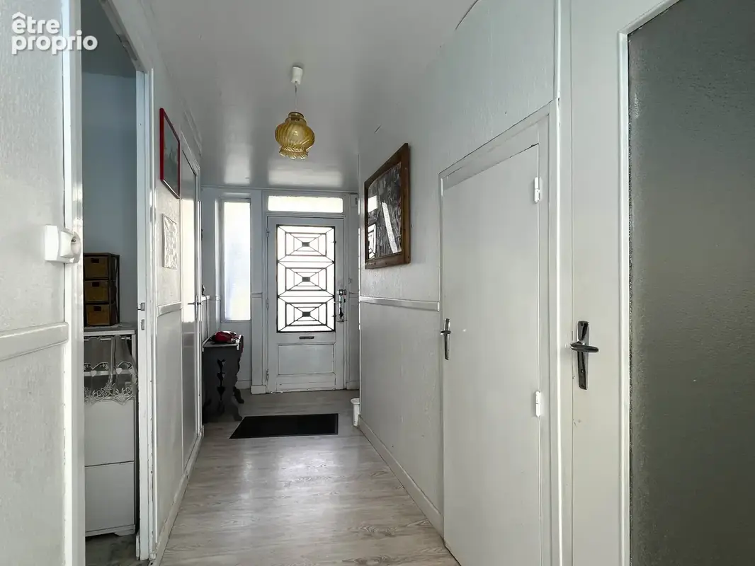 VICQ-SUR-GARTEMPE   Maison avec beaux volumes et potentiel de division - photo 8