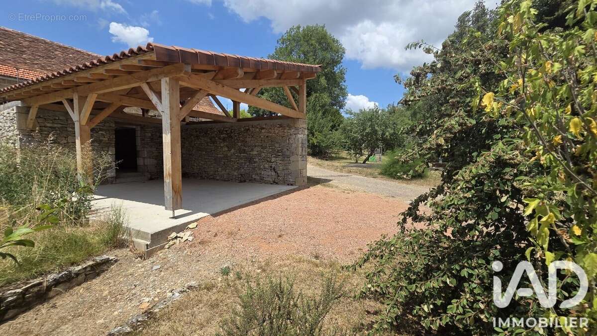 Maison 210 m² à Lissac-Et-Mouret  - photo 7