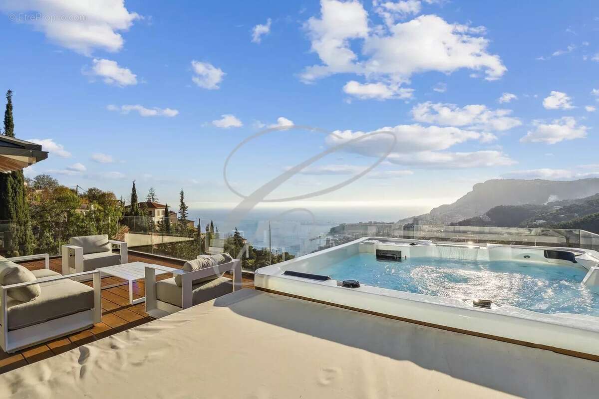 Maison à ROQUEBRUNE-CAP-MARTIN