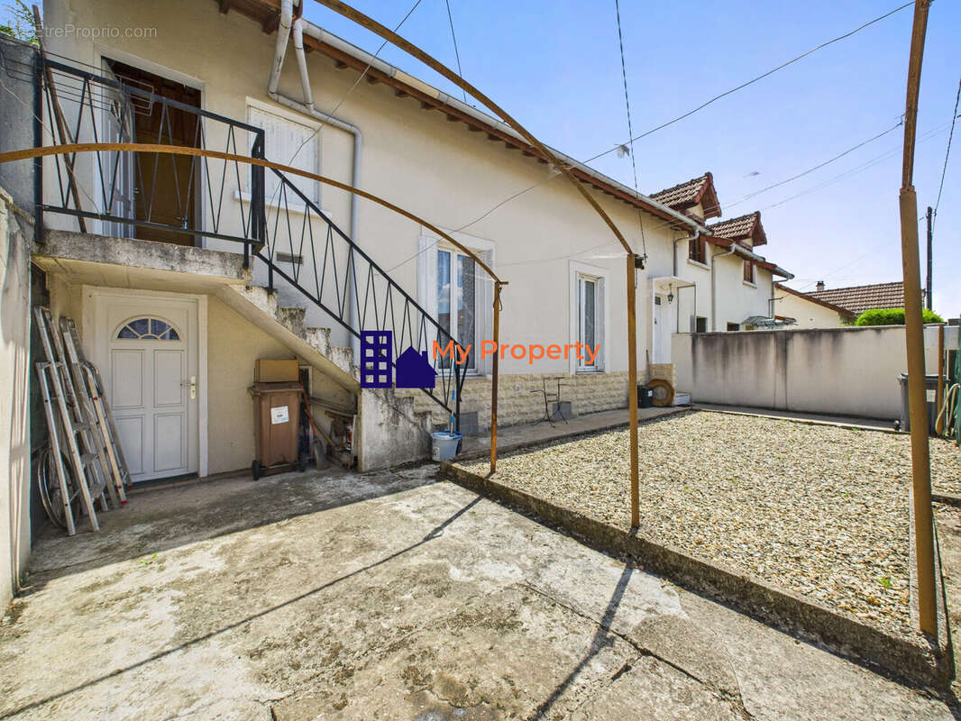 Maison à CARRIERES-SUR-SEINE