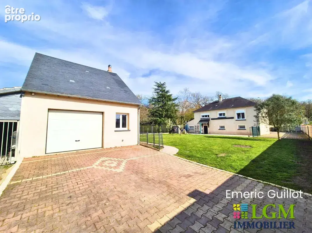 Herbault - Maison familiale 138 m² - 4 chambres - 1 bureau - Grand garage - Terrain clos 877 m² - Proche commerces - photo 3